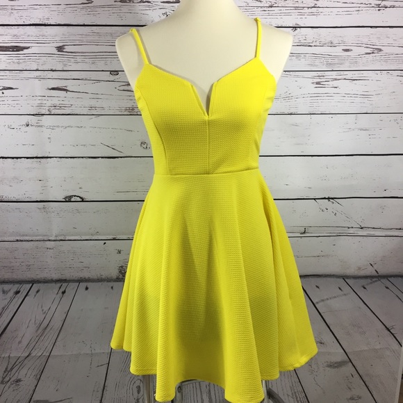 Haute Monde Dresses & Skirts - Haute Monde Women’s Party, Yellow Dress Size -M